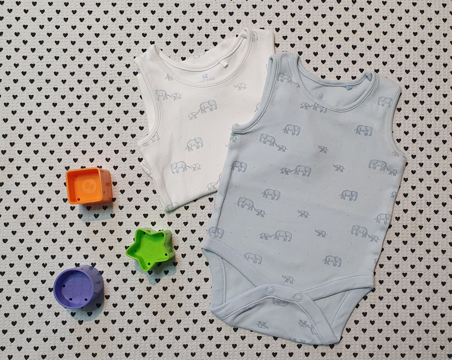 Minis Junge | 2er-Pack: Bodys Ärmellos von Next, Gr. 62
