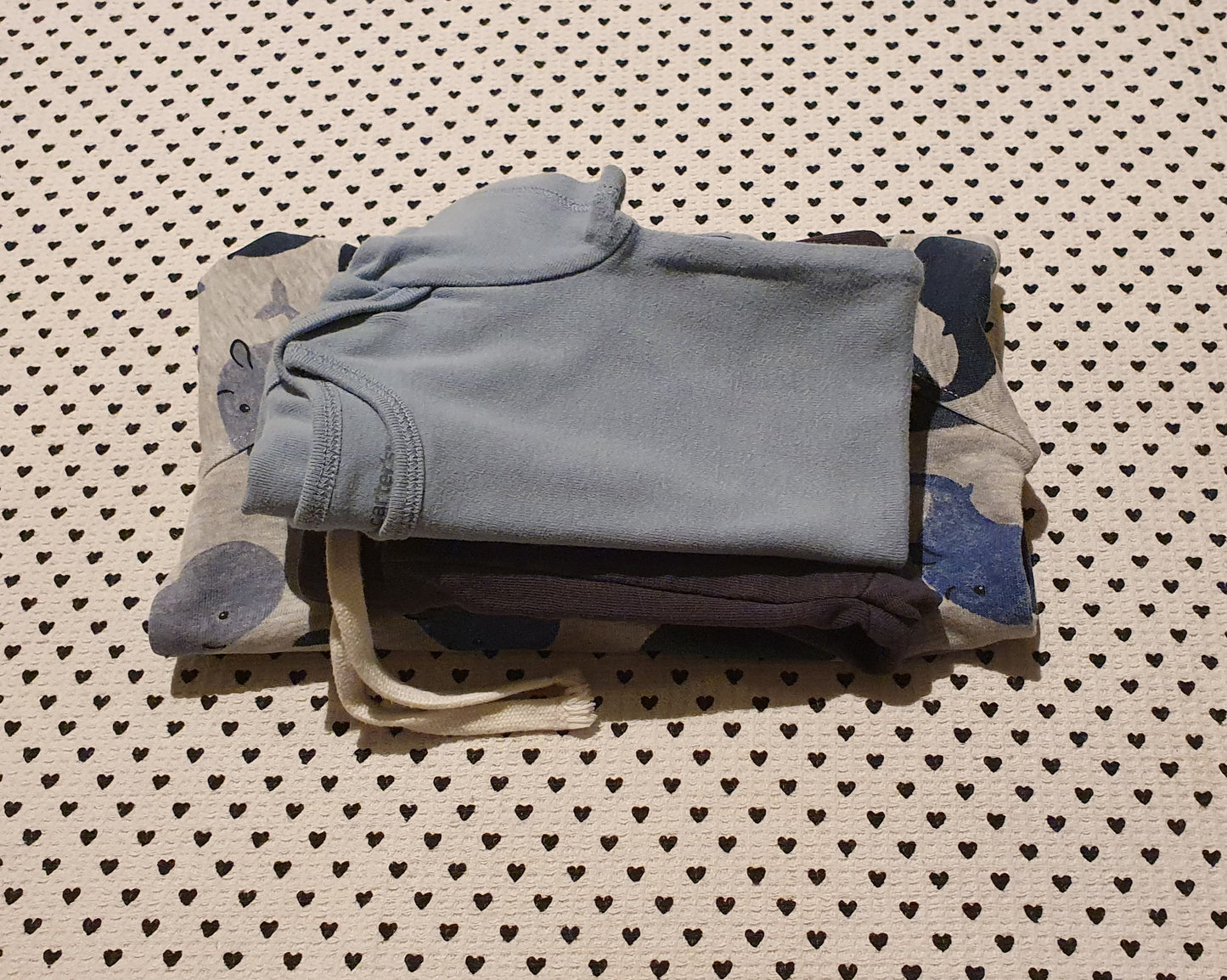 Minis Junge | Kleiderset: Body, Pullover und Trainerhosen, Gr. 74