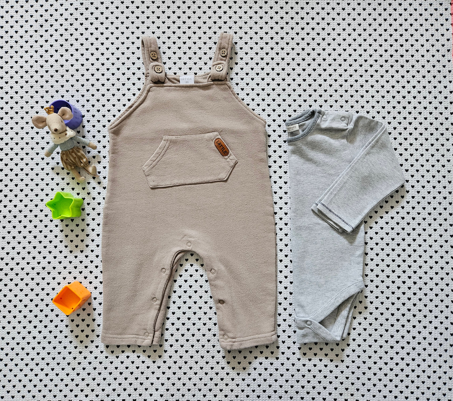 Minis Junge | Unisex | Set: Latzhose und Body Langarm, Gr. 80