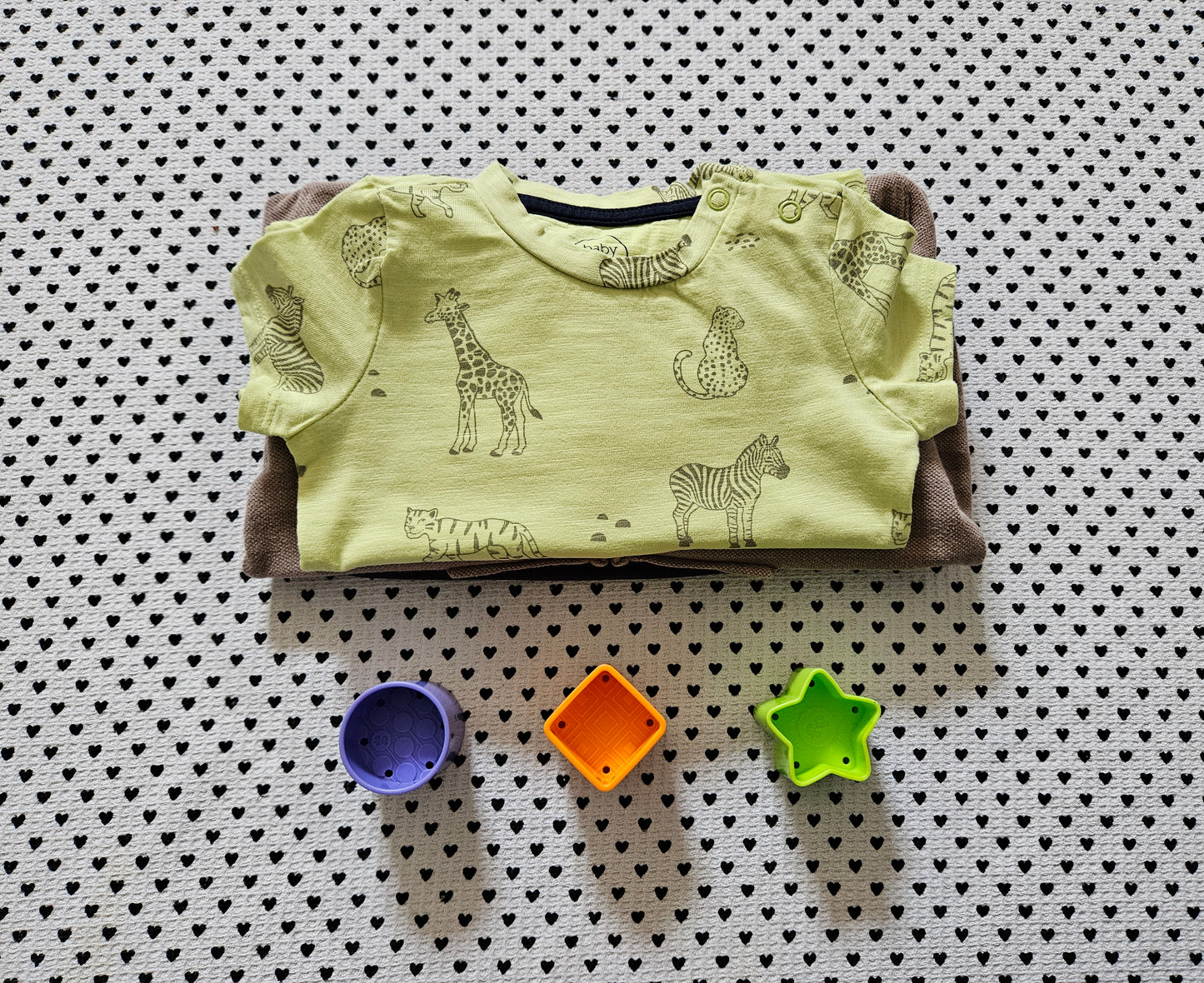Minis Junge | 3-tlg. Set: T-Shirt, Shorts und Kapuzenjacke, Gr. 80