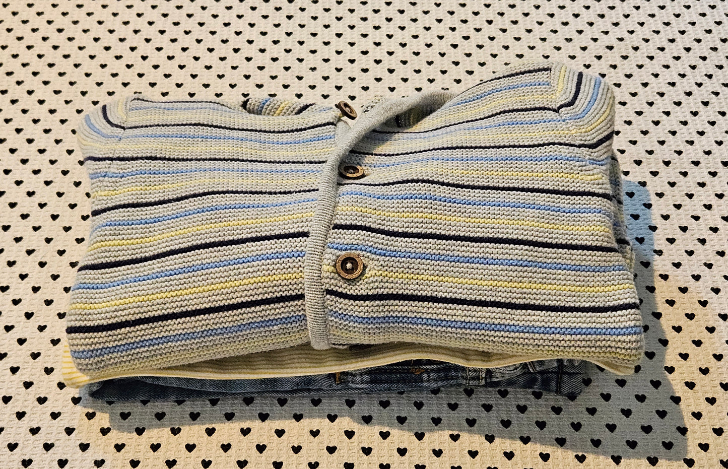 Kids | Junge | Unisex | 3-tlg. Set: Strickjacke, T-Shirt und Hose, Gr. 98