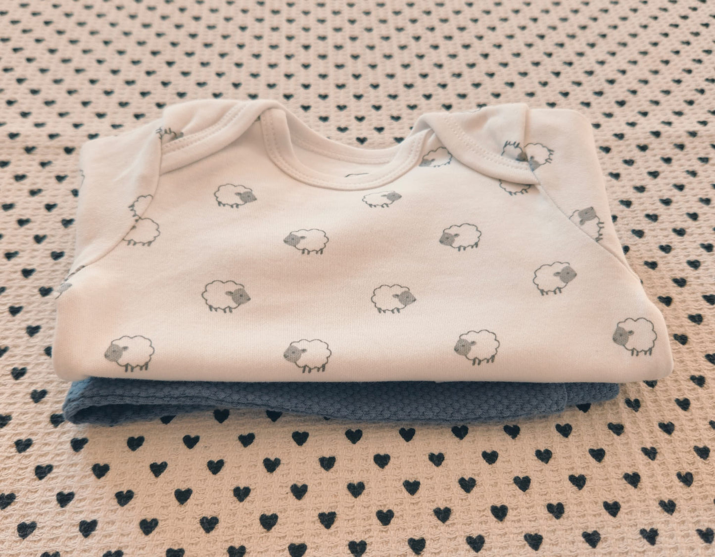 Minis Junge | Unisex | 2-tlg. Set: Body (C&A), Trainerhose (Name it), Gr. 56
