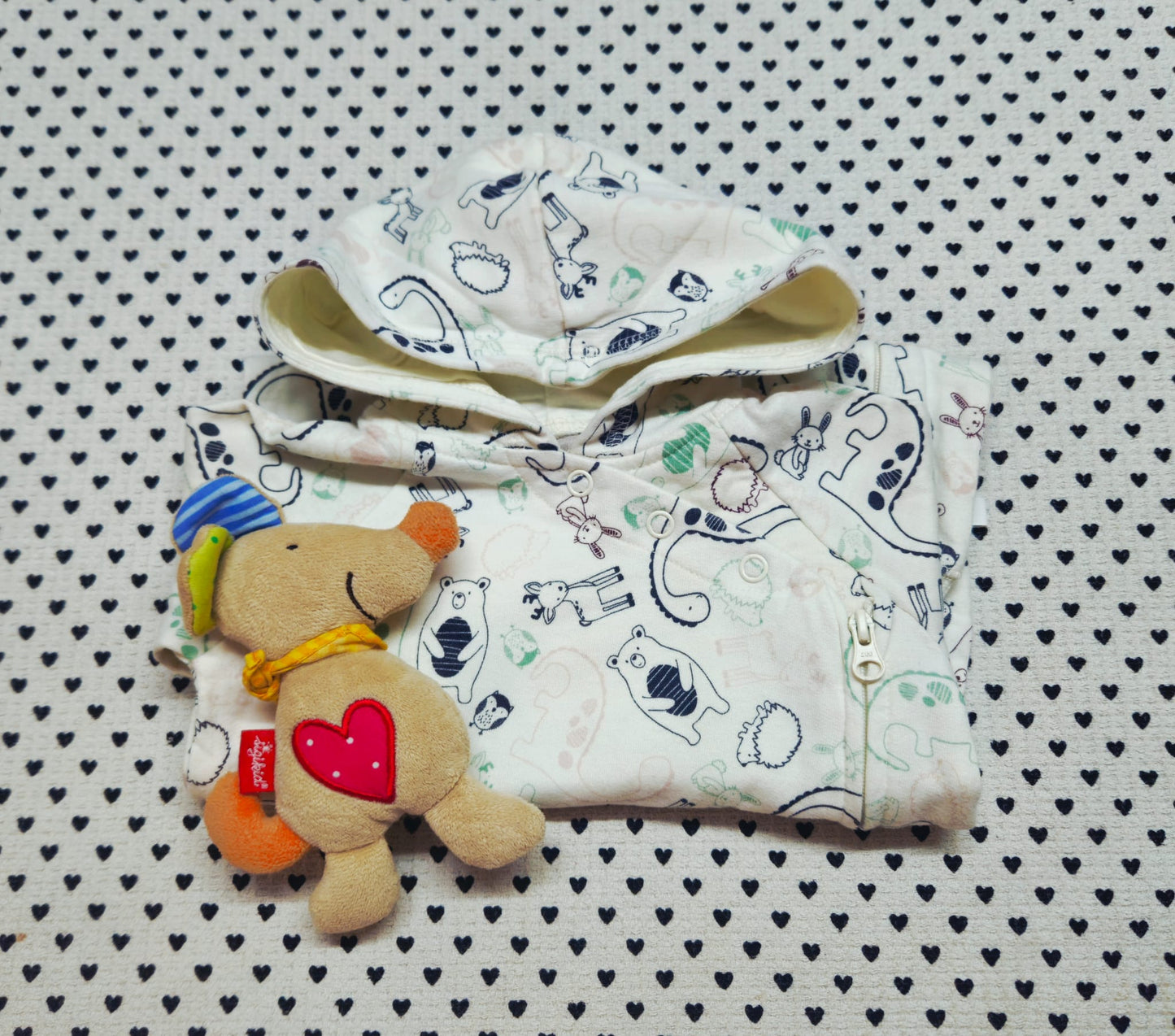 Minis Mädchen | Unisex | 2-tlg. Set: Einteiler/Strampler (Smile) und Greifling-Rassel (Sigikid), Gr. 56