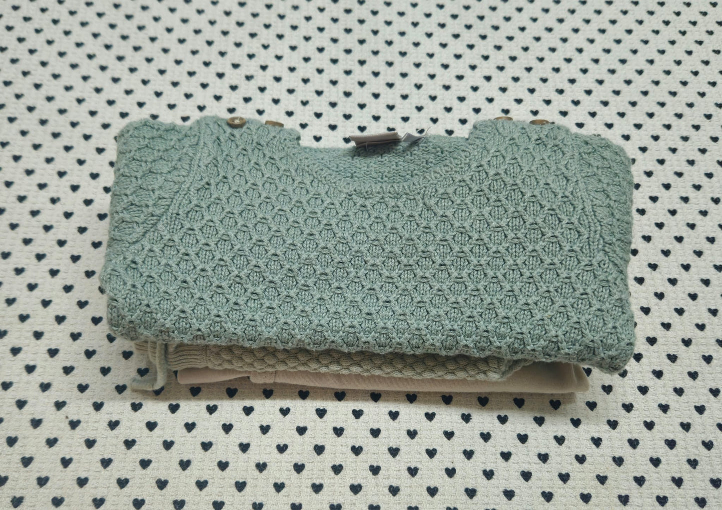 Minis Mädchen | 3-tlg. Set: Wickelbody (Manor), Strickpullover mit Wollanteil (Smile) und Strickhose (H&M), Gr. 56
