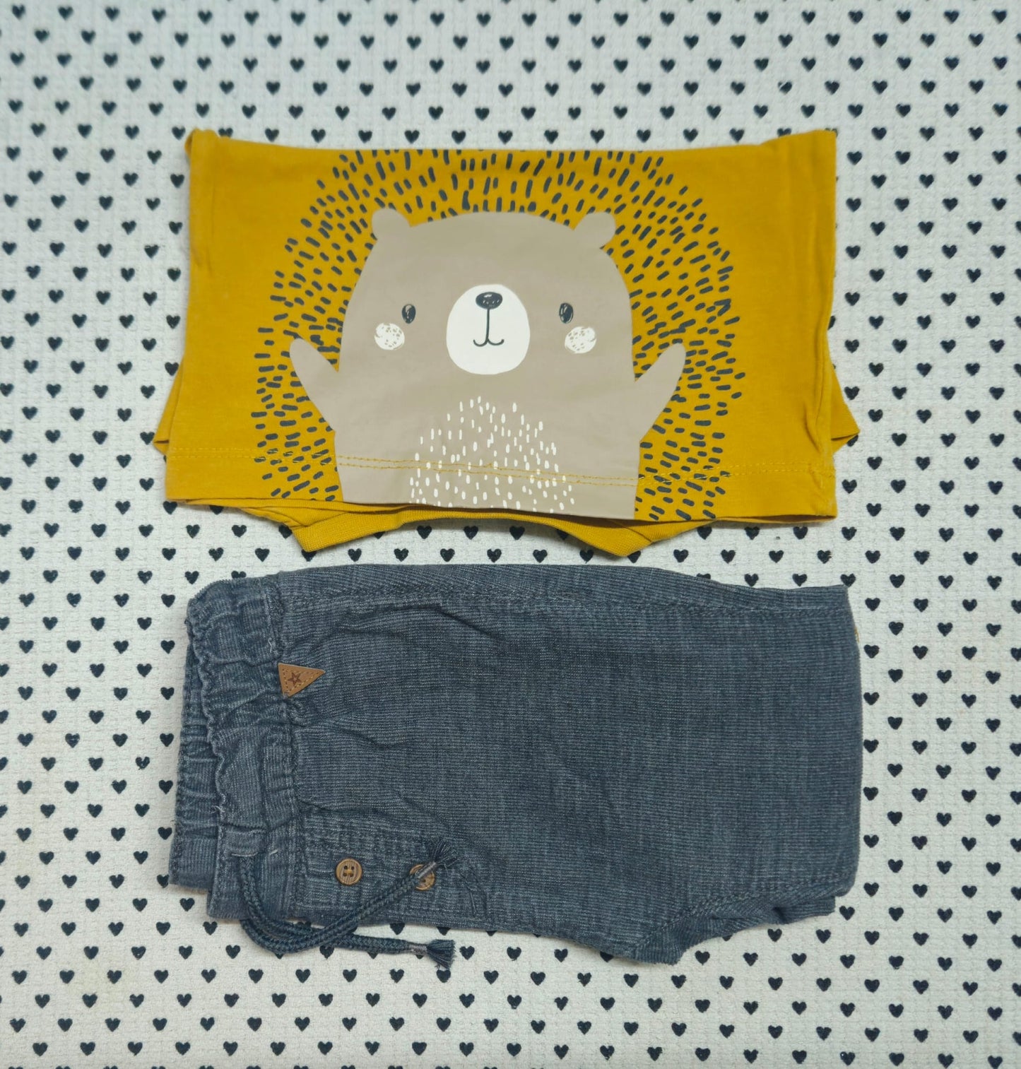 Minis Junge | Unisex | 2-tlg. Set: Langarmshirt (C&A), Hose gefüttert (H&M), Gr. 68