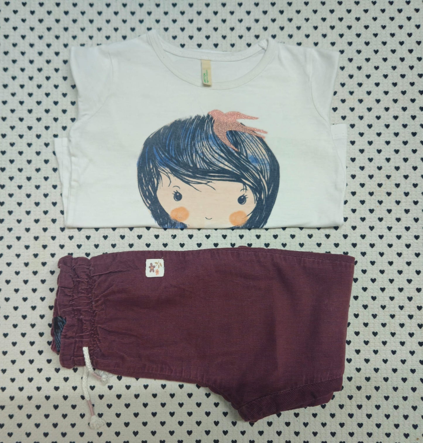 Minis Mädchen | 2-tlg. Set: Langarmshirt (Benetton) und Cordhose (H&M), Gr. 80/86
