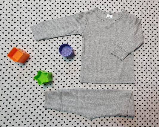 Minis Junge | Unisex | Set: Langarmshirt und Leggings von H&M, Gr. 62