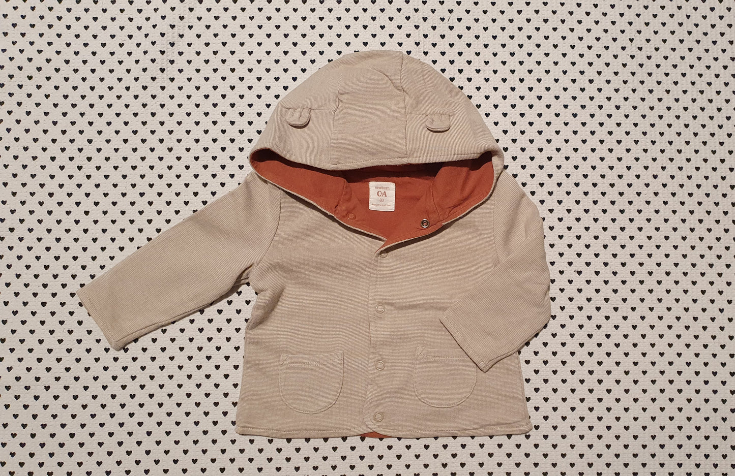 Minis Junge | Kleiderset: Body, T-Shirt, Jeans und Jacke, Gr. 74