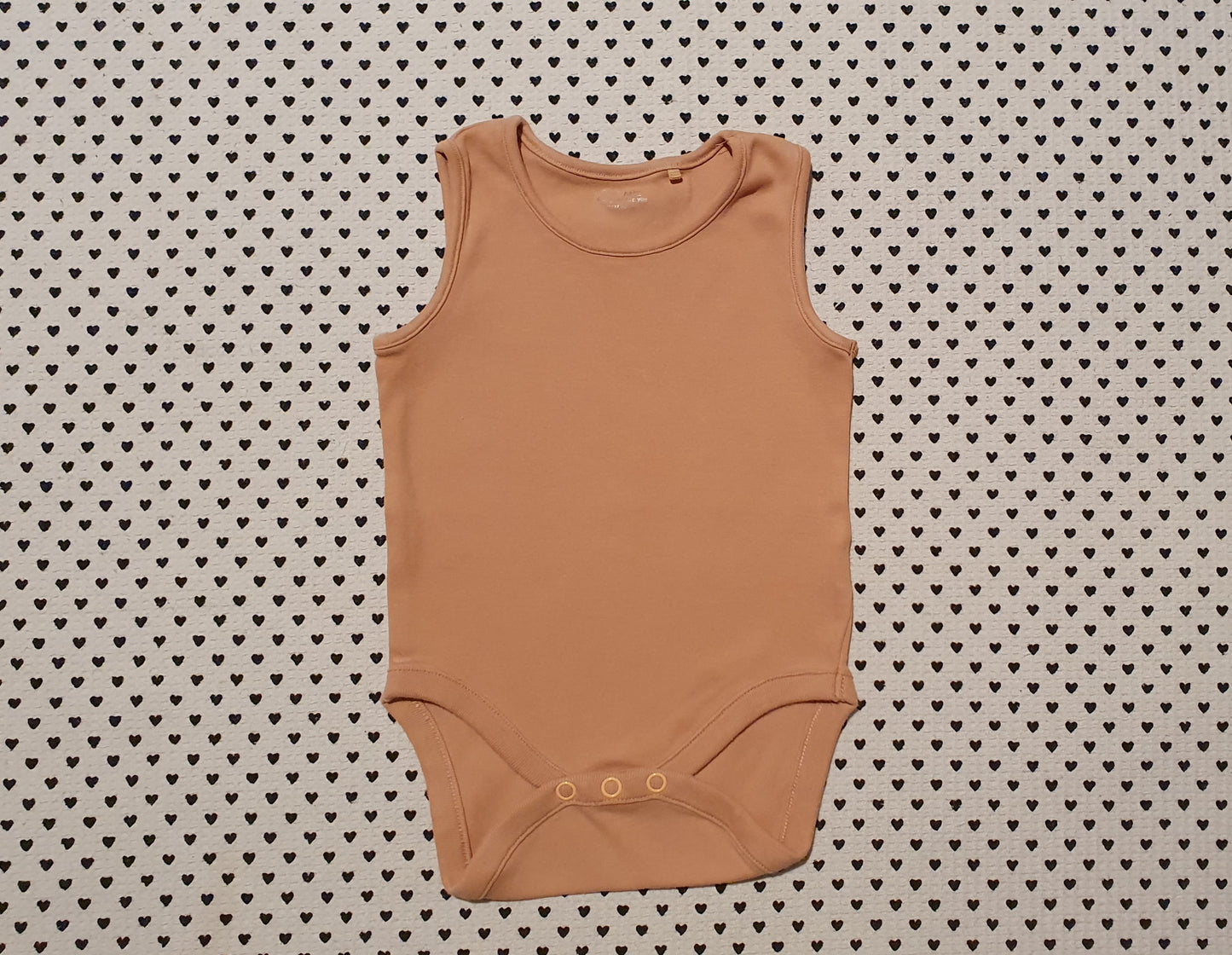 Minis Junge | Kleiderset: Body, T-Shirt, Jeans und Jacke, Gr. 74