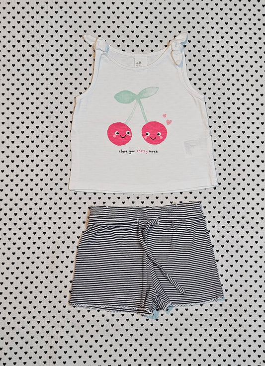 Minis Mädchen | Set: Shirt ärmellos von H&M und Shorts von Campus, Gr. 74