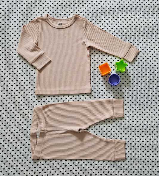 Minis Mädchen | Set: Langarmshirt und Leggings von H&M, Gr. 68