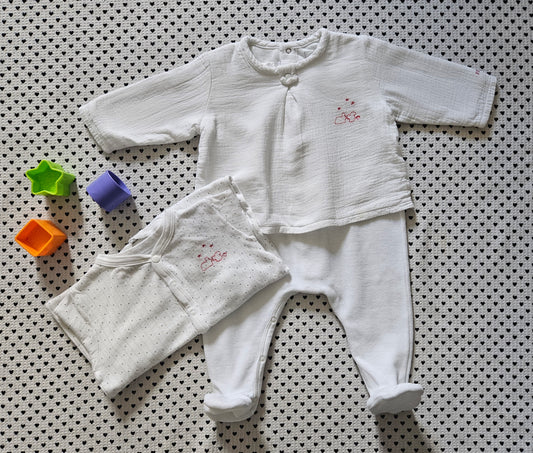 Minis Mädchen | Set: Pyjama und Strampler/Einteiler von Petit Bateau, Gr. 68