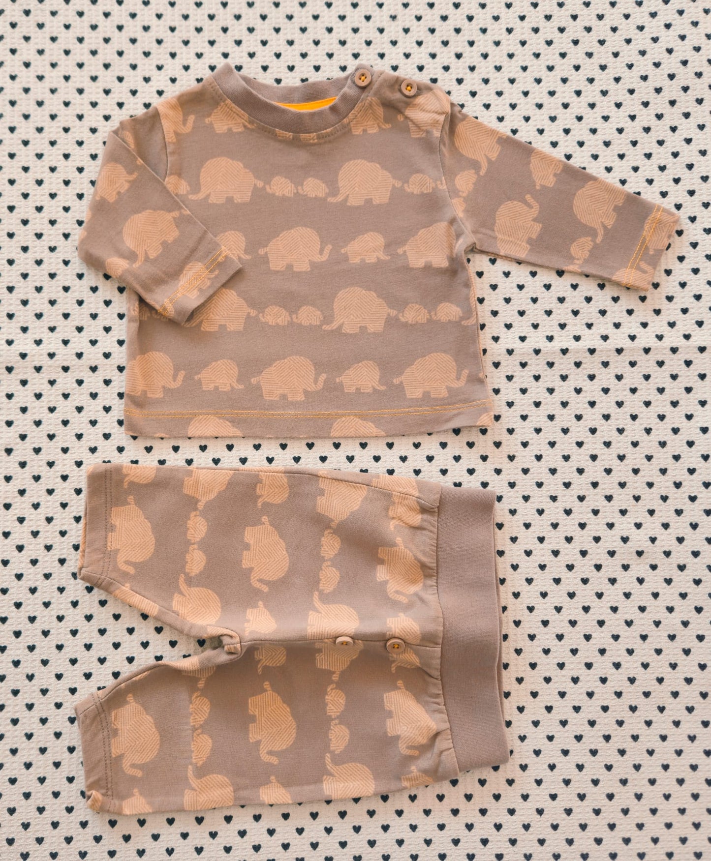 Minis Junge | Unisex | 2-tlg. Set: Langarmshirt und Trainerhose (Alana), Gr. 56