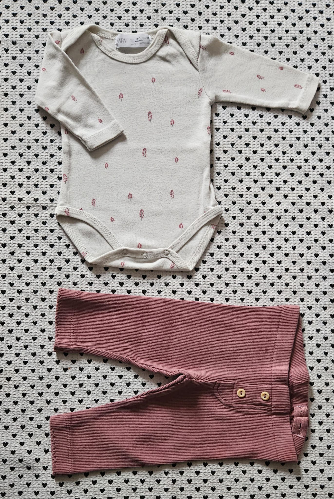 Minis Mädchen | 2-tlg. Set: Body (Zara) und Leggings (ohne Label), Gr. 56