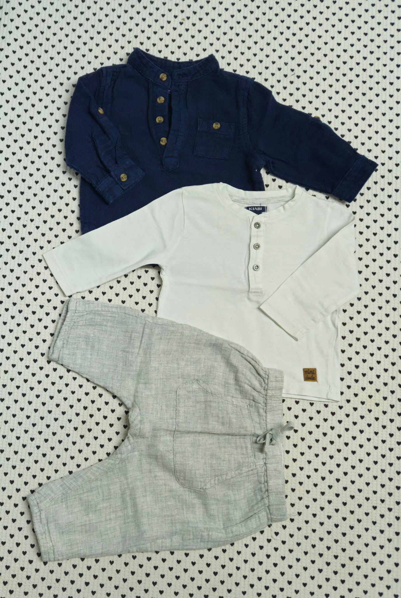 Minis Junge | 3-tlg. Set: Langarmshirt + Hemd (Kiabi), Hose (Zara), Gr. 62/68