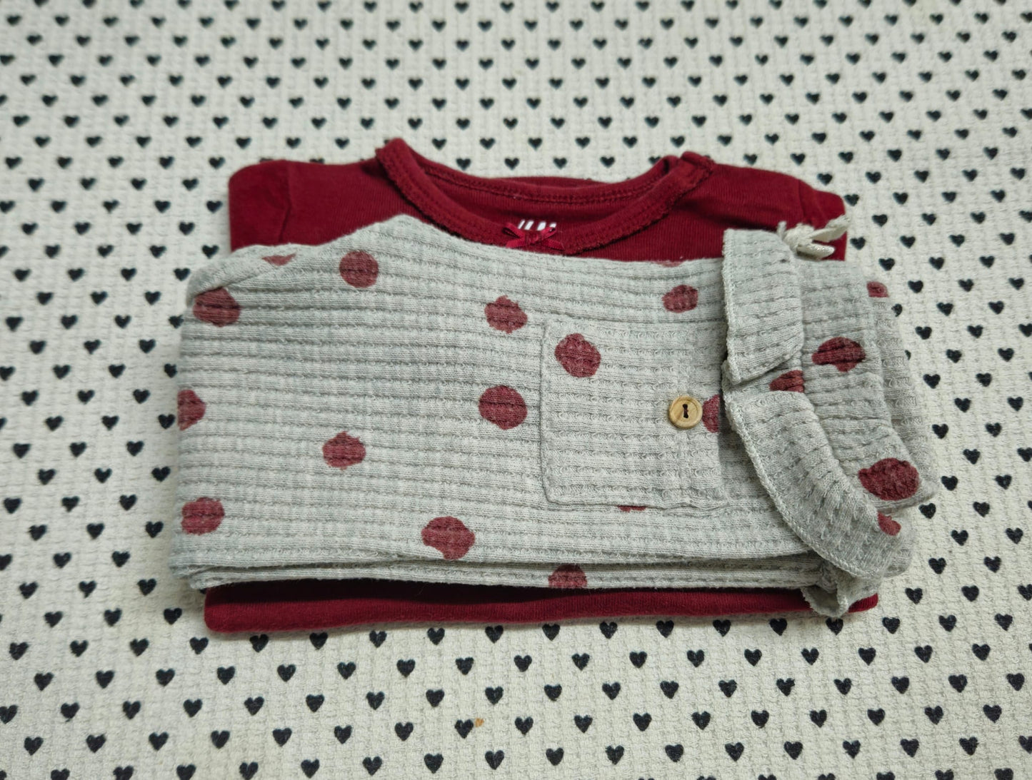 Minis Mädchen | 2-tlg. Set: Body (H&M) und Trainerhosen (Zara), Gr. 62