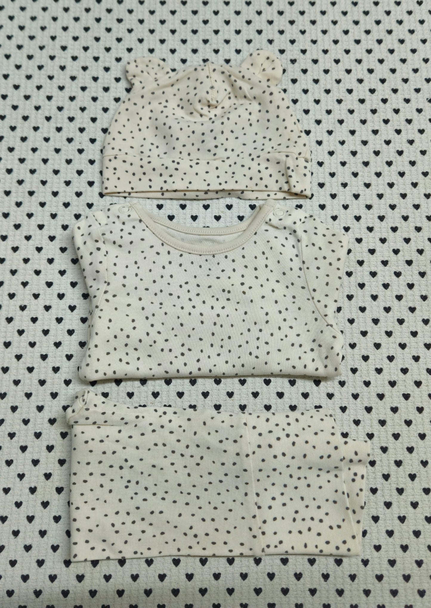 Minis Mädchen | Unisex | 3-tlg. Set: Body, Leggings und Mütze (H&M), Gr. 62