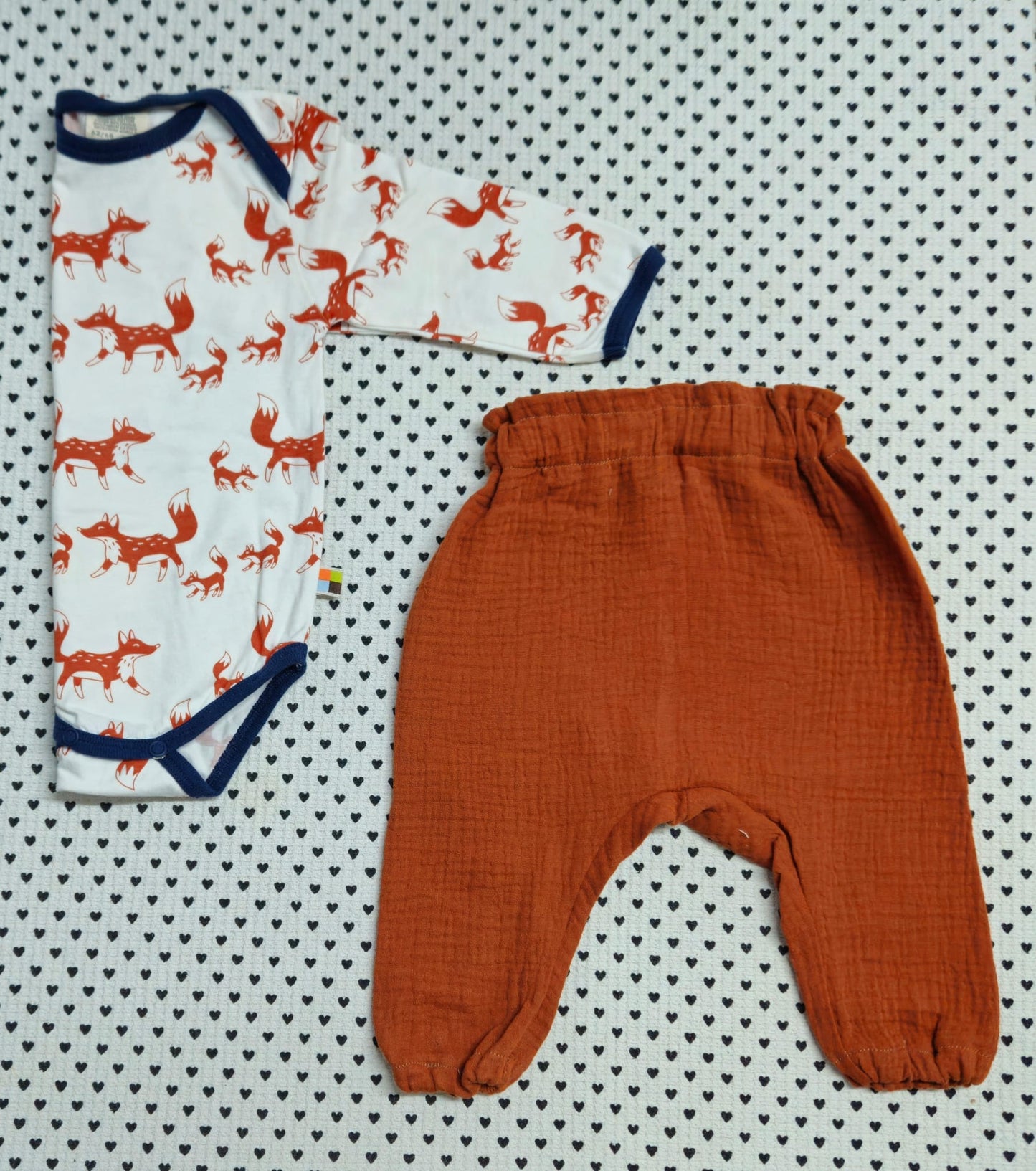 Minis Junge | Unisex | 2-tlg. Set: Body (Loud+Proud) und Pumphose (Selfmade), Gr. 62/68