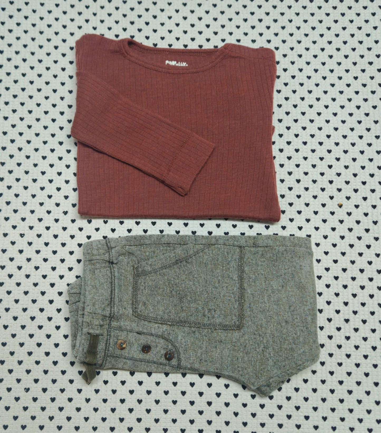 Minis Junge | Unisex | 2-tlg. Set: Merino-Body (Pomp de Lux), Trainerhose (Zara), Gr. 80/86