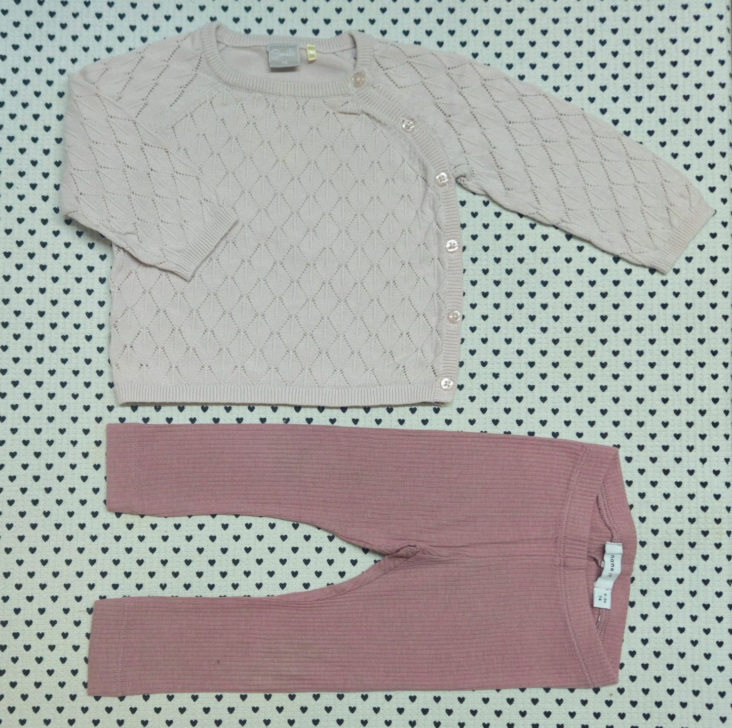 Minis Mädchen | 2-tlg. Set: Strickjacke (Smile) und Leggings (Name It), Gr. 74