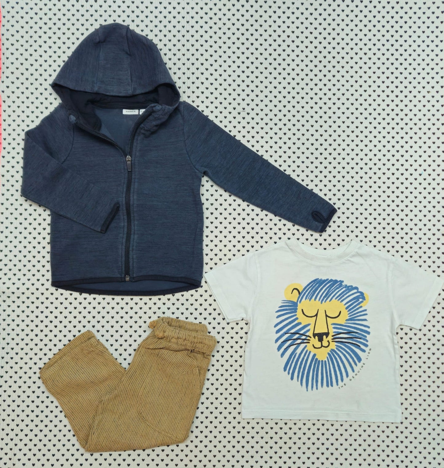 Minis Junge | 3-tlg. Set: T-Shirt (Zara), Kapuzenjacke (Name It), Leinenhose (Zara), Gr. 92/98