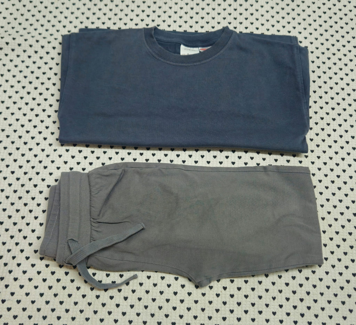 Kids | Junge | Unisex | 2-tlg. Set: Langarmshirt (Zara) und Trainerhose (H&M), Gr. 104/110
