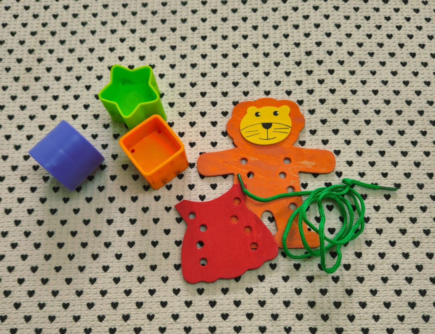Spielsachen | Holz-Fädelspiel / Anziehpuppen-Set mit  div. Tieren