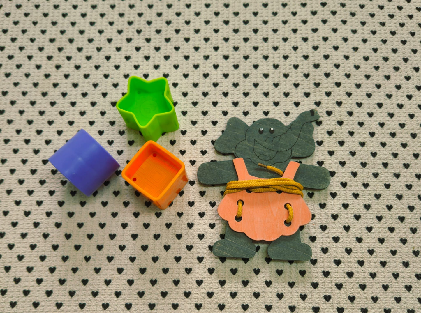 Spielsachen | Holz-Fädelspiel / Anziehpuppen-Set mit  div. Tieren