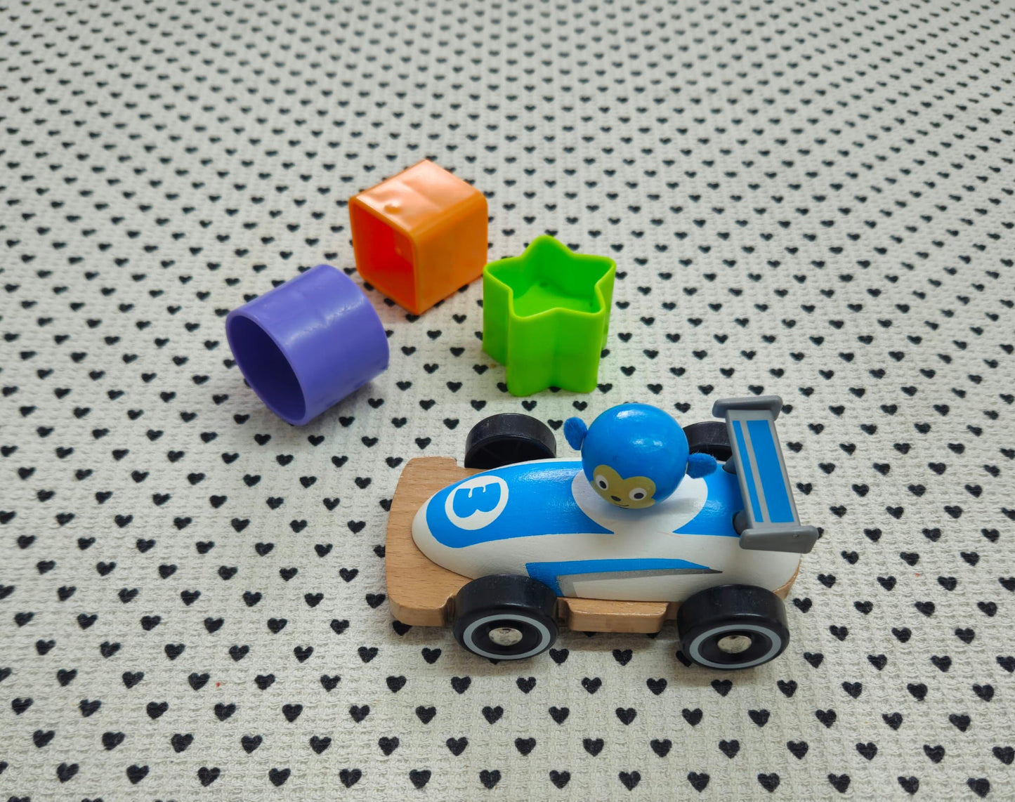 Spielsachen | Holz-Rennauto mit Fahrer (Hape)