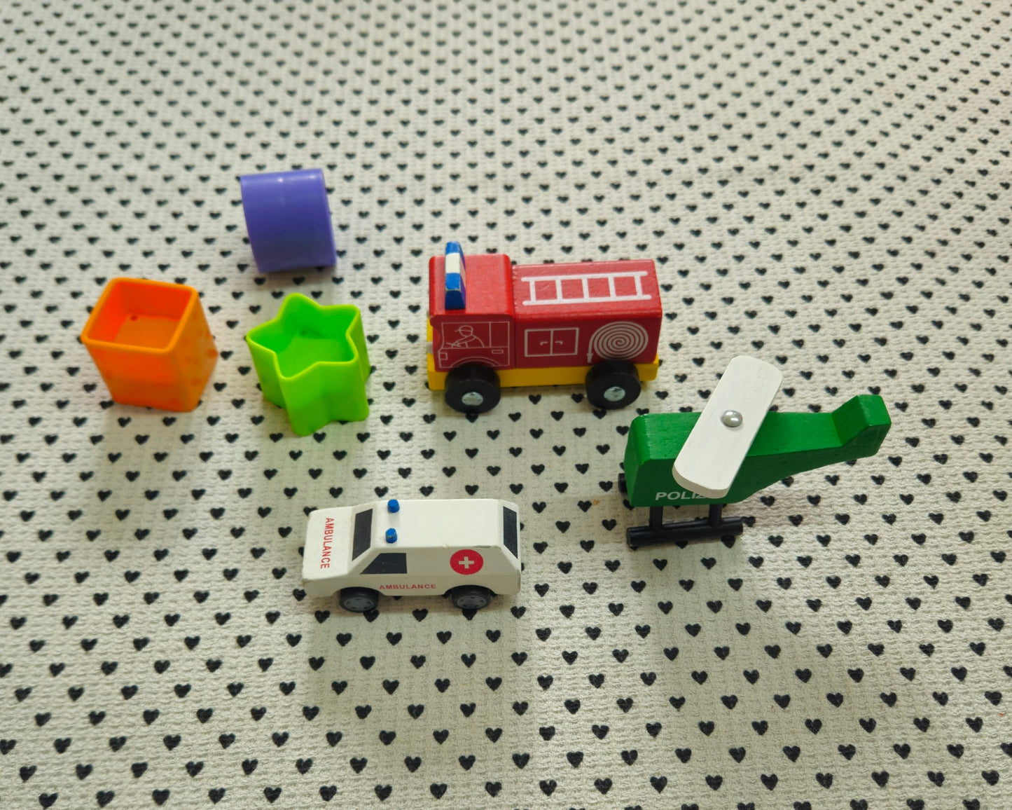 Spielsachen | Holzfahrzeuge-Set (Feuerwehr, Ambulanz & Polizeihelikopter)