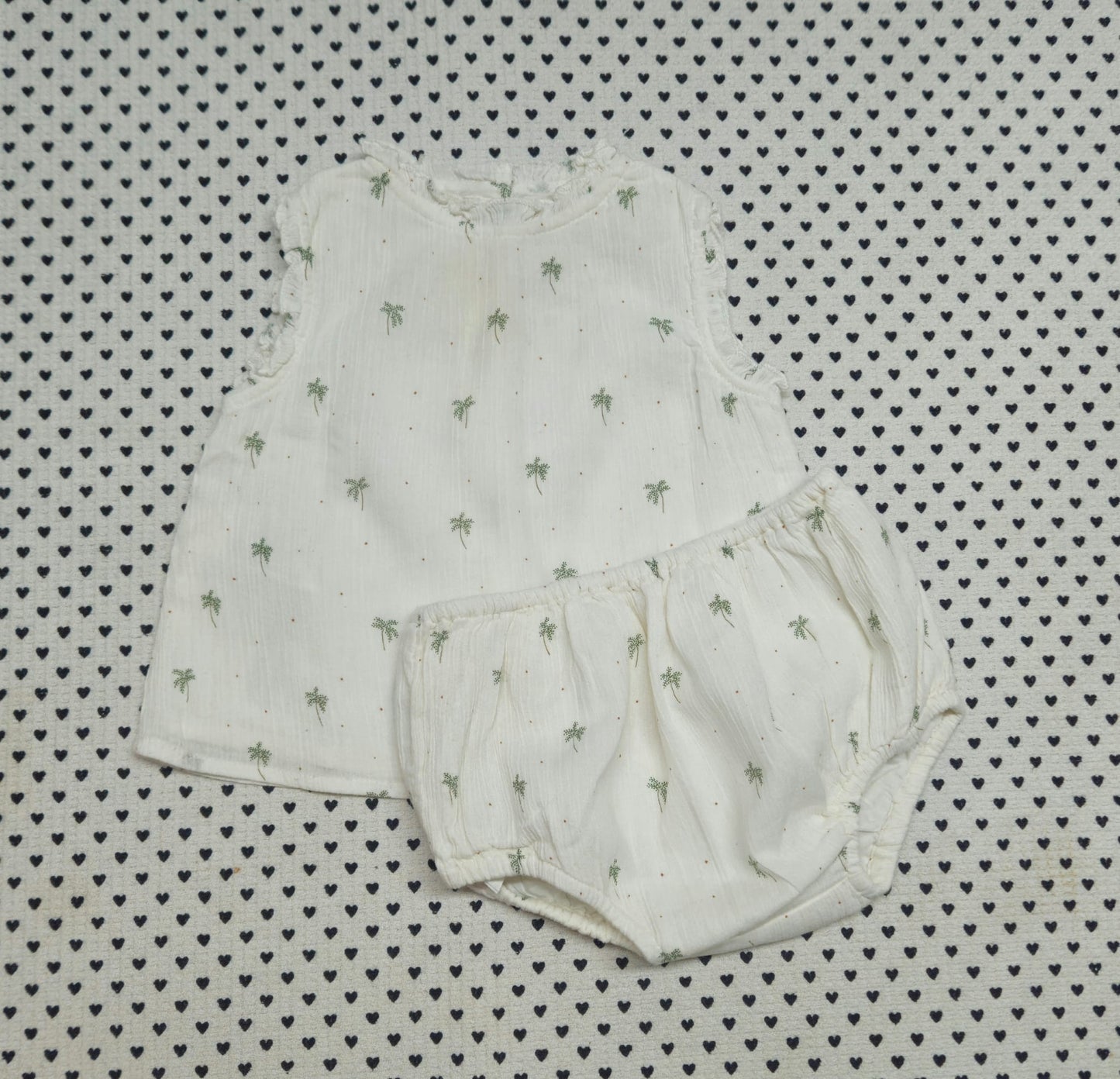 Minis Mädchen | 2-tlg. Set: Musselin-Shirt ärmellos und Musselin-Bloomers/Shorts (Zara), Gr. 68