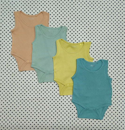 Minis Junge | Unisex | 4er-Pack: Bodys ärmellos (Next), Gr. 50