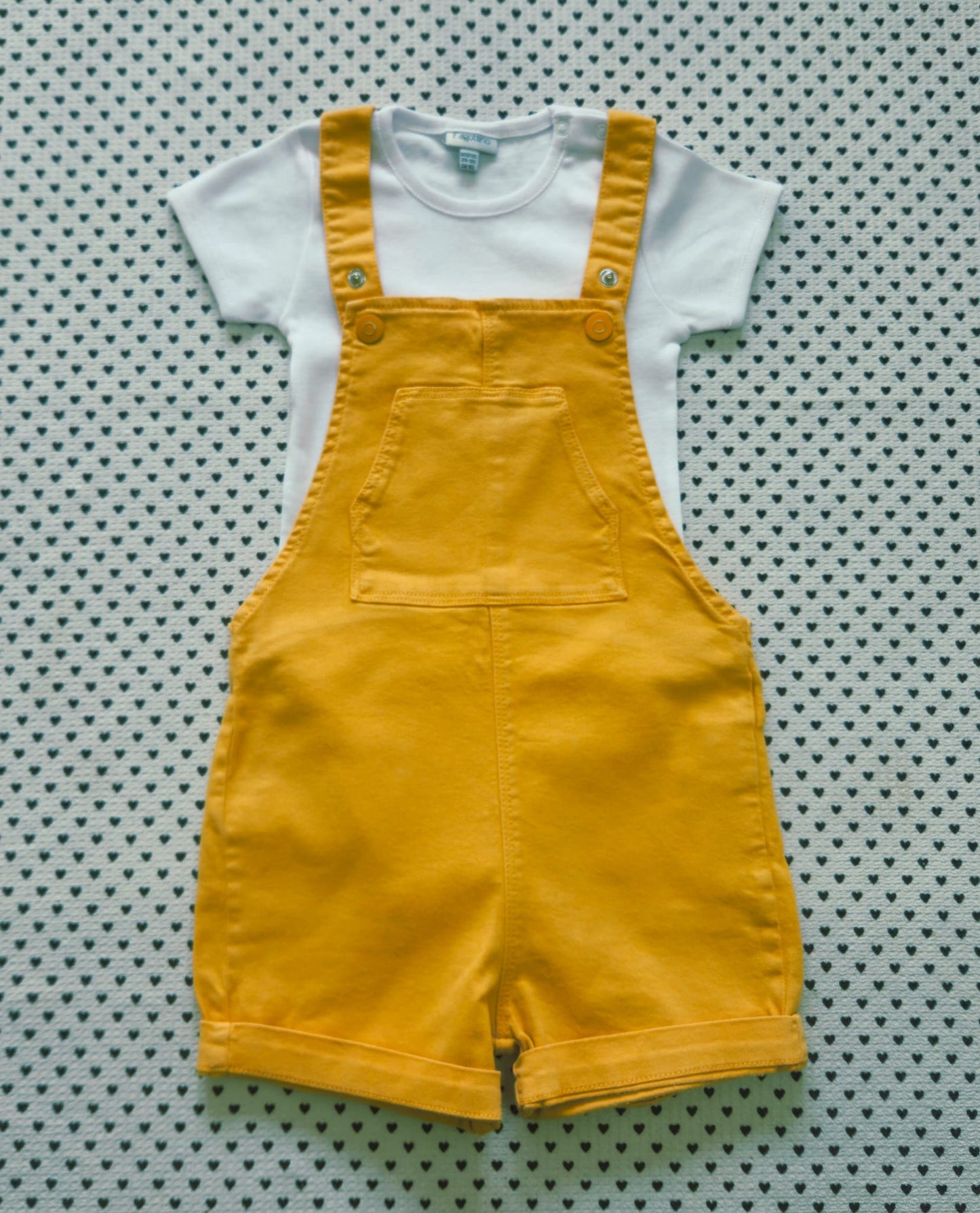 Kids | Junge | Unisex | 2-tlg. Set: Body kurzarm (Fagottino) und Jeans-Latzhose (Zara), Gr. 98